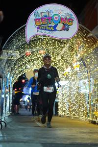 BIB: 5131
                            <button type="button" onclick="openModal(21830489)" class="btn btn-primary btn-sm float-right btn-popup" data-toggle="modal" data-target=".modal-high-quality">
                        <i class="fas fa-shopping-cart"></i> Add to Cart
                    </button>
                                            <button type="button" onclick="isThisMe(21830489, true)" class="btn btn-success btn-sm float-right btn-popup btn-isme hidden" data-toggle="tooltip" data-placement="bottom" title="นี่คือรูปของคุณใช่ไหม คลิกที่นี่เพื่อเอาเข้าอัลบั้ม">
                        <i class="fas fa-plus"></i> Add to album
                    </button>
                    <button type="button" onclick="isThisMe(21830489, false)" class="btn btn-warning btn-sm float-right btn-popup btn-isnotme hidden">
                        <i class="fas fa-ban"></i> Remove from album
                    </button>